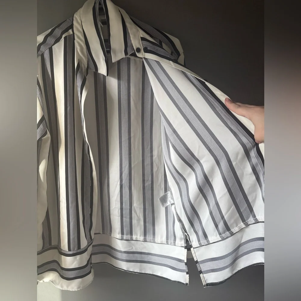 Striped Black and White Women's Top, HM, size small, loose fit, business casual - Picture 5 of 9